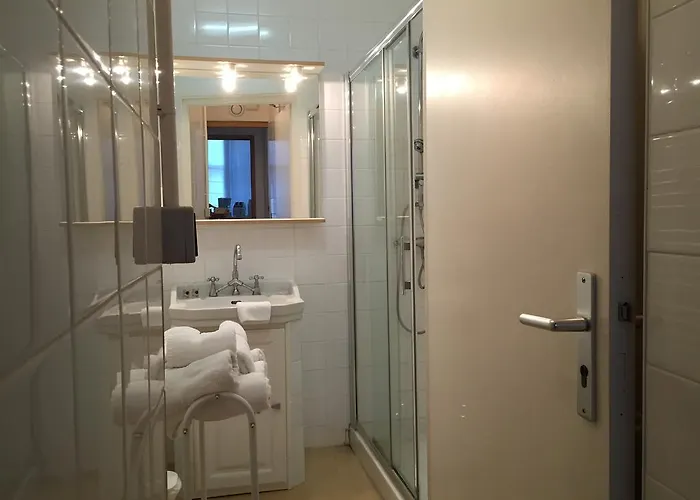 D'hotes - Ariane Онфлер