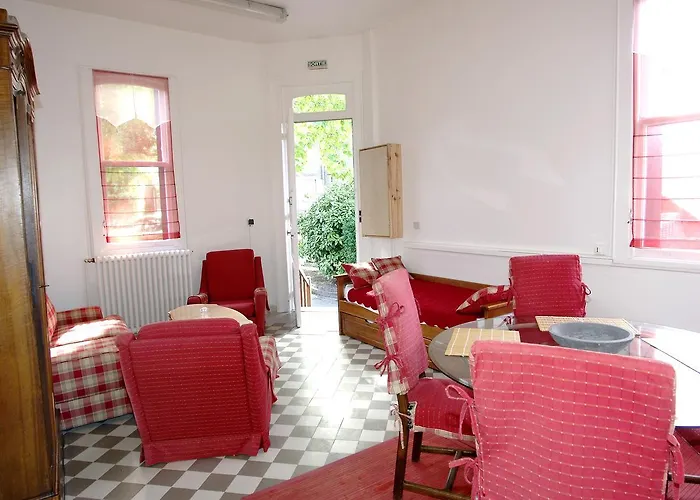 D'hotes - Ariane Будинок відпочинку